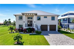 276 Albatross St, Fort Myers Beach