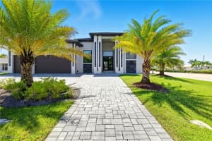 802 El Dorado Parkway, Cape Coral, FL 33904 - MLS#2025010550
