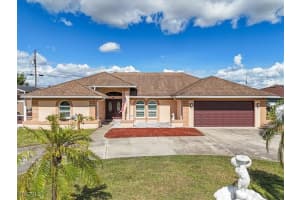 1622 Country Club Pkwy, Lehigh Acres
