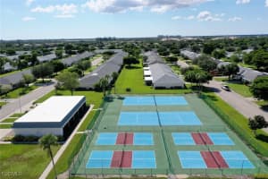 1295 Broadwater Drive, Fort Myers, FL 33919 - MLS#2025010583