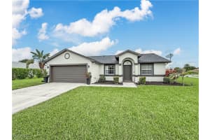 15 Crestwood Circle, Lehigh Acres, FL 33936 Sold 01/02/26