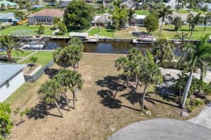 1806 MARINA CIR, North Fort Myers, FL 33913 - MLS#2025010627