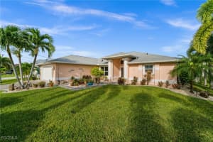 907 Nw 38th Pl, Cape Coral