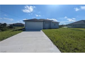 1027 Eisenhower Boulevard, Lehigh Acres, FL 33974 - MLS#2025010821