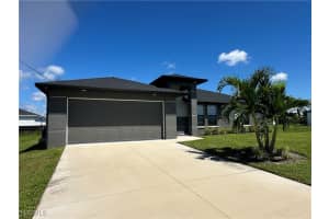 3907 Nw 40th St, Cape Coral