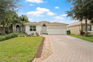 9270 Chestnut Tree Loop, Fort Myers