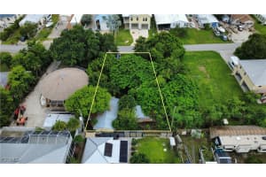 535 Coconut Ave Other, FL 34140 Sold 10/09/25