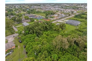 2722 Ford Street, Fort Myers, FL 33916 - MLS#2025011312