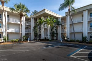 1624 Pine Valley Dr 310, Fort Myers