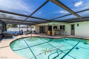 542 33rd Terrace, Cape Coral, FL 33904 - MLS#2025011377