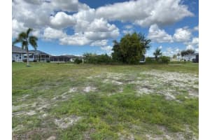 29 5th Terrace, Cape Coral, FL 33909 Sold 10/30/25