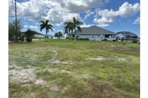 29 5th Terrace, Cape Coral, FL 33909 Sold 10/30/25