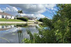 917 3rd Place, Cape Coral, FL 33993 Sold 10/17/25