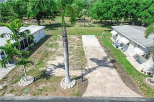 30 Hampton Drive, Fort Myers, FL 33908 - MLS#2025011751