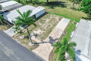 30 Hampton Drive, Fort Myers, FL 33908 - MLS#2025011751