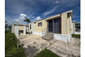 5 Fountain View Boulevard, North Fort Myers, FL 33903 - MLS#2025011754