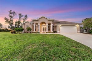 1315 Sw 37th St, Cape Coral