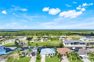 16 38th Place, Cape Coral, FL 33993 - MLS#2025011838