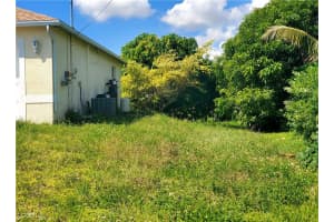 913 Sara Avenue, Lehigh Acres, FL 33971 - MLS#2025012124