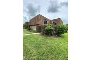 1667 Park Meadows Dr 1, Fort Myers