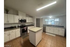 1086 Pine Avenue, Moore Haven, FL 33471 - MLS#2025012326