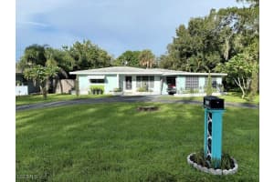 142 Palm Tree Ln, Fort Myers