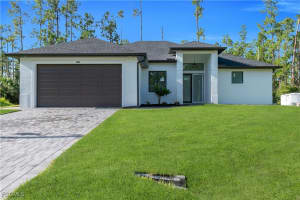 4002 9TH Street, Lehigh Acres, FL 33972 - MLS#2025012507