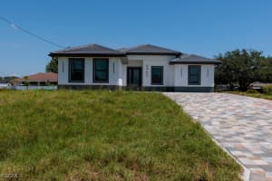 3218 4TH Street, Lehigh Acres, FL 33976 - MLS#2025012508