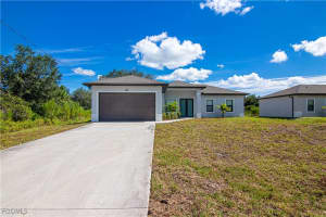 1836 Lindsay St, Lehigh Acres