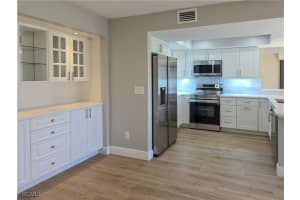 5790 Trailwinds Drive, Fort Myers, FL 33907 - MLS#2025012575