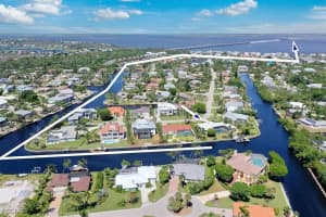 924 Kings Crown Drive, Sanibel, FL 33957 - MLS#2025012697
