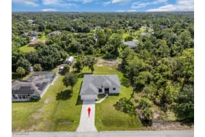 604 Lake Avenue, Lehigh Acres, FL 33972 - MLS#2025012699