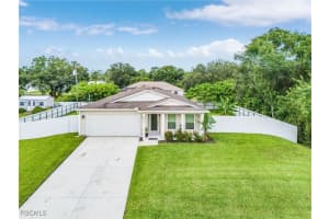 6077 Latimer Ave, Fort Myers