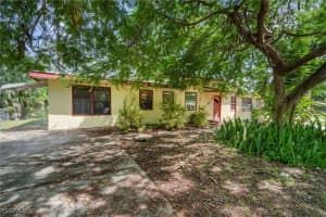 2729 Broadway, Fort Myers, FL 33901 - MLS#2025012873