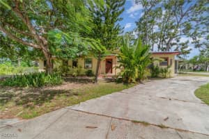 2729 Broadway, Fort Myers, FL 33901 - MLS#2025012873
