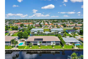 902 Sw 48th Ter 105, Cape Coral
