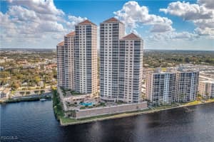 2104 1st Street, Fort Myers, FL 33901 - MLS#2025013020