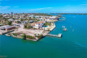 474 Washington Court, Fort Myers Beach, FL 33931 - MLS#2025013029