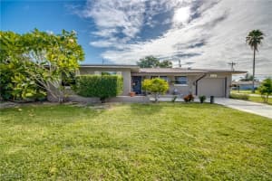 2717 17th Place, Cape Coral, FL 33904 - MLS#2025013116