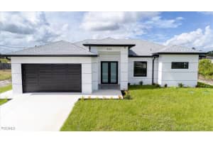 344 Parkman Avenue, Lehigh Acres, FL 33974 - MLS#2025013152