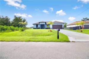 550 LONE STAR Lane, Lehigh Acres, FL 33974 - MLS#2025013385