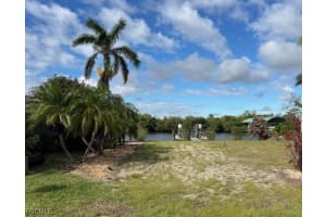 208 Sun Circle, Fort Myers, FL 33905 - MLS#2025013477