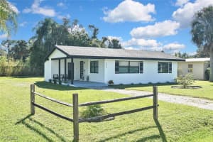 1922 Flamingo Drive, North Fort Myers, FL 33917 - MLS#2025013480