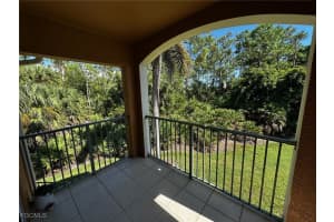1270 Wildwood Lakes Blvd 202, Naples