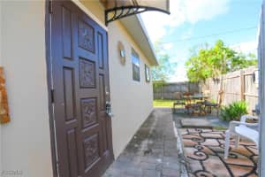 907 Laredo Avenue, Lehigh Acres, FL 33936 - MLS#2025013731