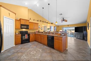 121 11th Terrace, Cape Coral, FL 33909 - MLS#2025014114