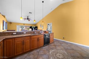 121 11th Terrace, Cape Coral, FL 33909 - MLS#2025014114