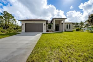1104 Henry Ave, Lehigh Acres