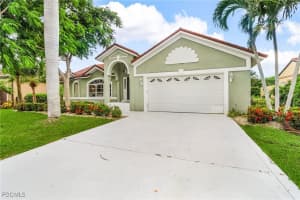 8549 S Lake Cir, Fort Myers