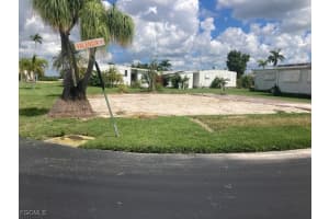 270 Valencia Drive, Fort Myers, FL 33905 - MLS#2025014182